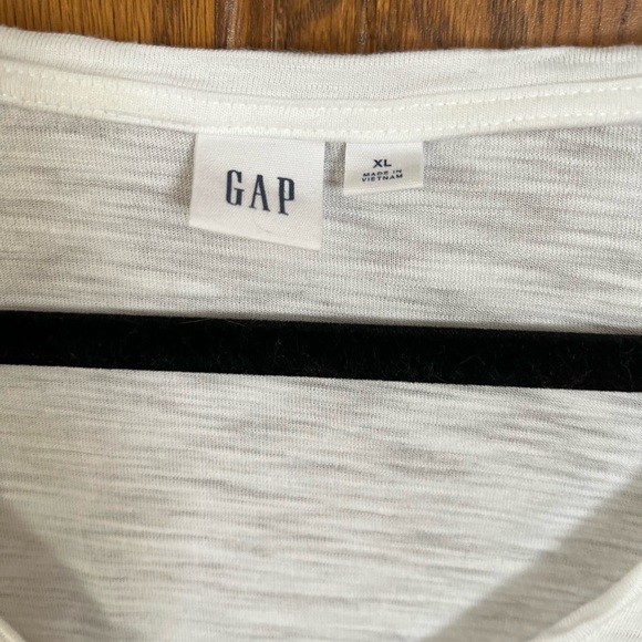 Gap Extra Large Tank Top - Picture 2 of 3